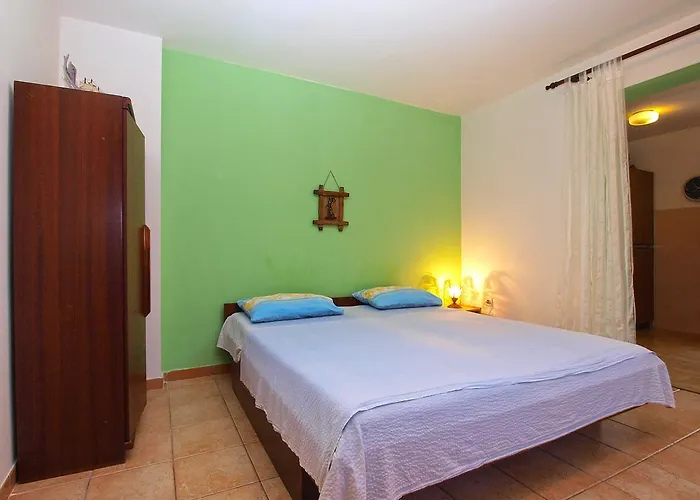 Anica 1453